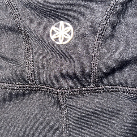 GAIAM Black Cropped Leggings - Picture 7 of 8